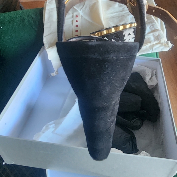 Marni Size 40 New in Box Strappy Gold Peep Toe Black and White Heels Sandals - Picture 7 of 12